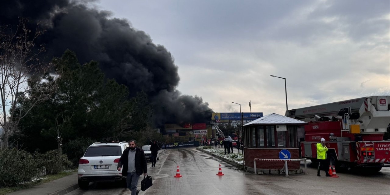 Madeni yağ dükkanında korkutan yangın