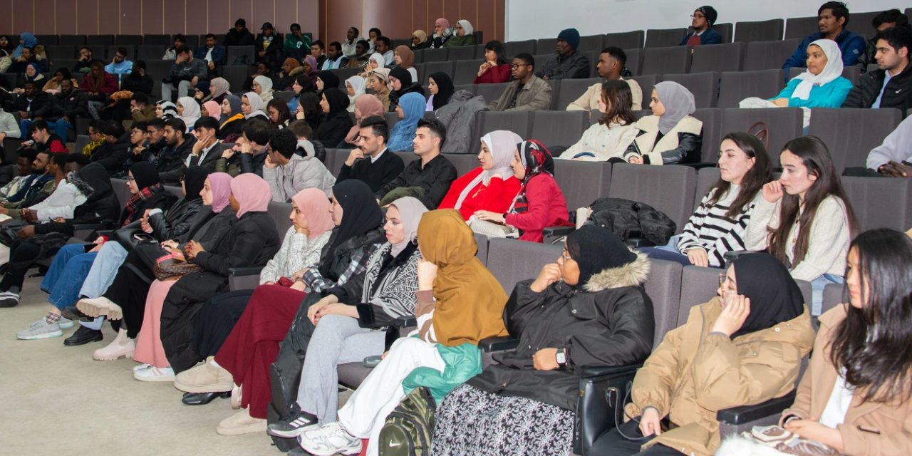 Selçuk Üniversitesinde YTB Türkiye Bursları Öğrenci Buluşmaları