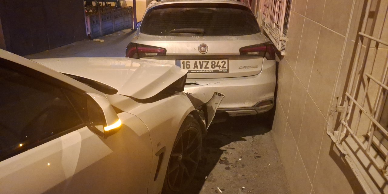 Park halindeki 3 araca çarptı, 48 bin lira cezayı yedi