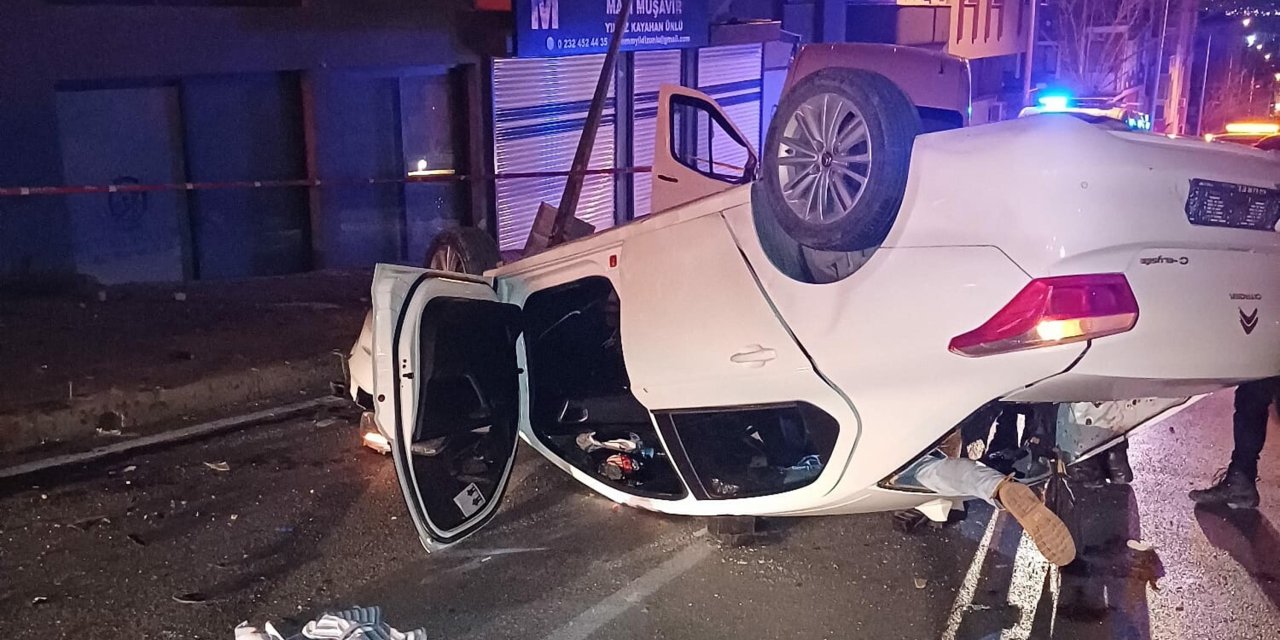 Feci kaza: Otomobil ters döndü, iki kişi hayatını kaybetti