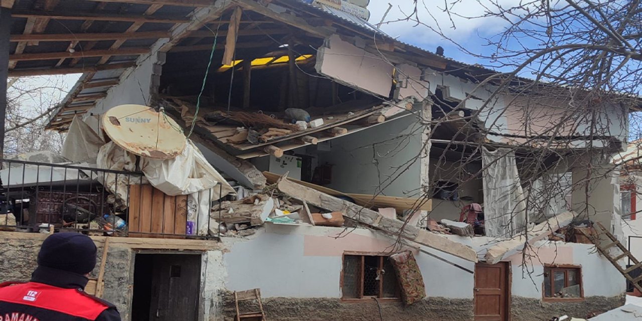 Tüp bomba gibi patladı! ev harabeye döndü