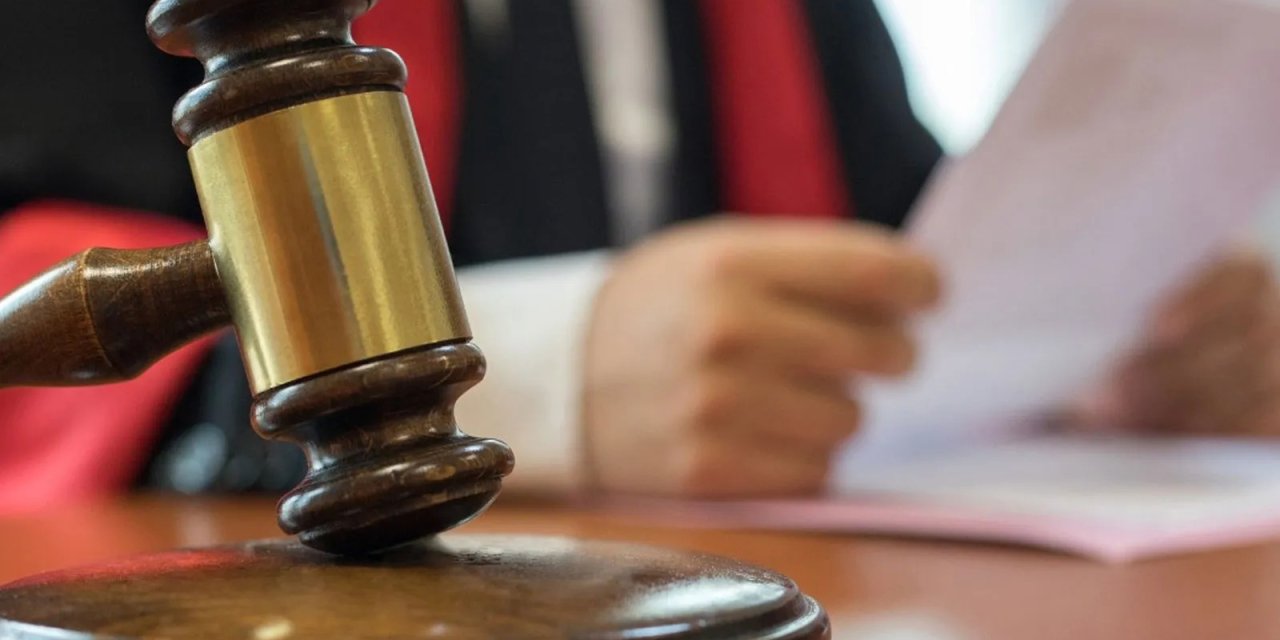 İlçe belediye başkanı görevden uzaklaştırıldı