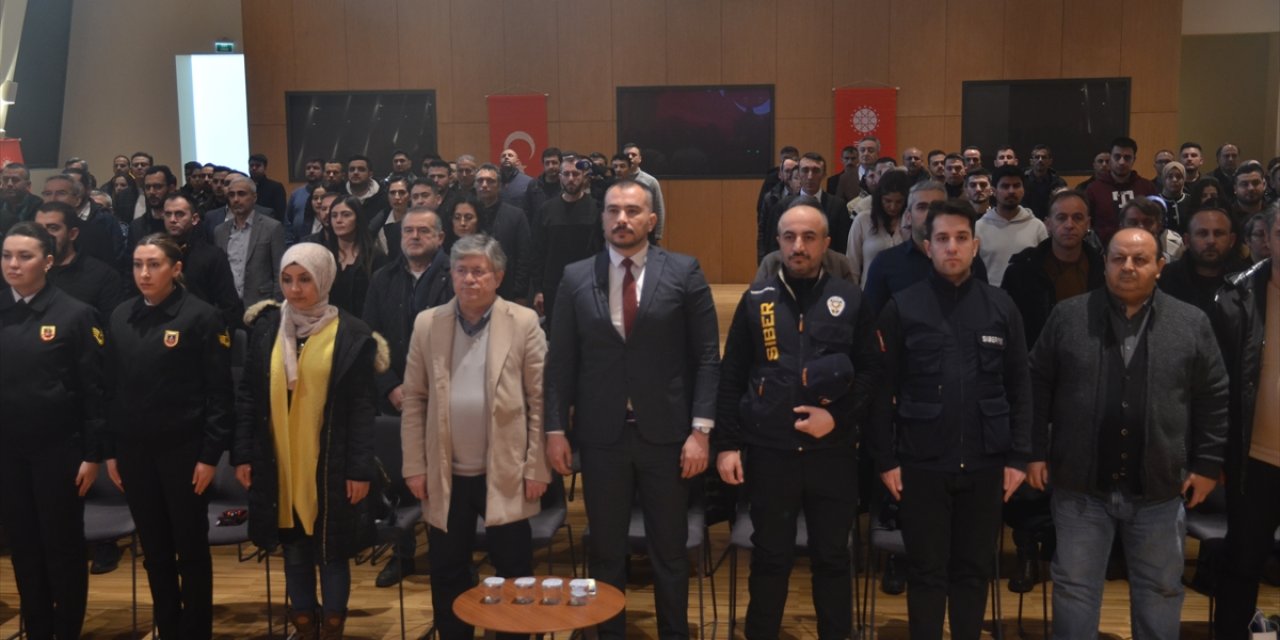 Konya'da Kurumsal Sosyal Medya Kullanımı semineri