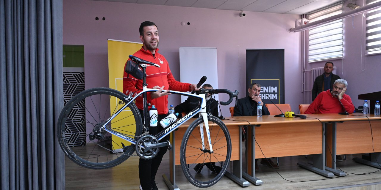 Bisikletin efsanelerinden Konya'da öğrencilere çağrı: Korkmayın!