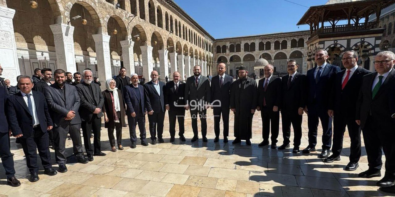 Bilal Erdoğan Şam'da! Cuma namazını Emevi Camii'nde kıldı