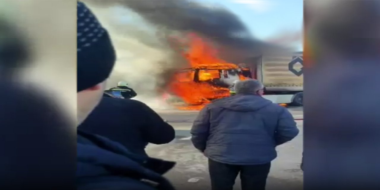 Park halindeki TIR'lar alev topuna döndü