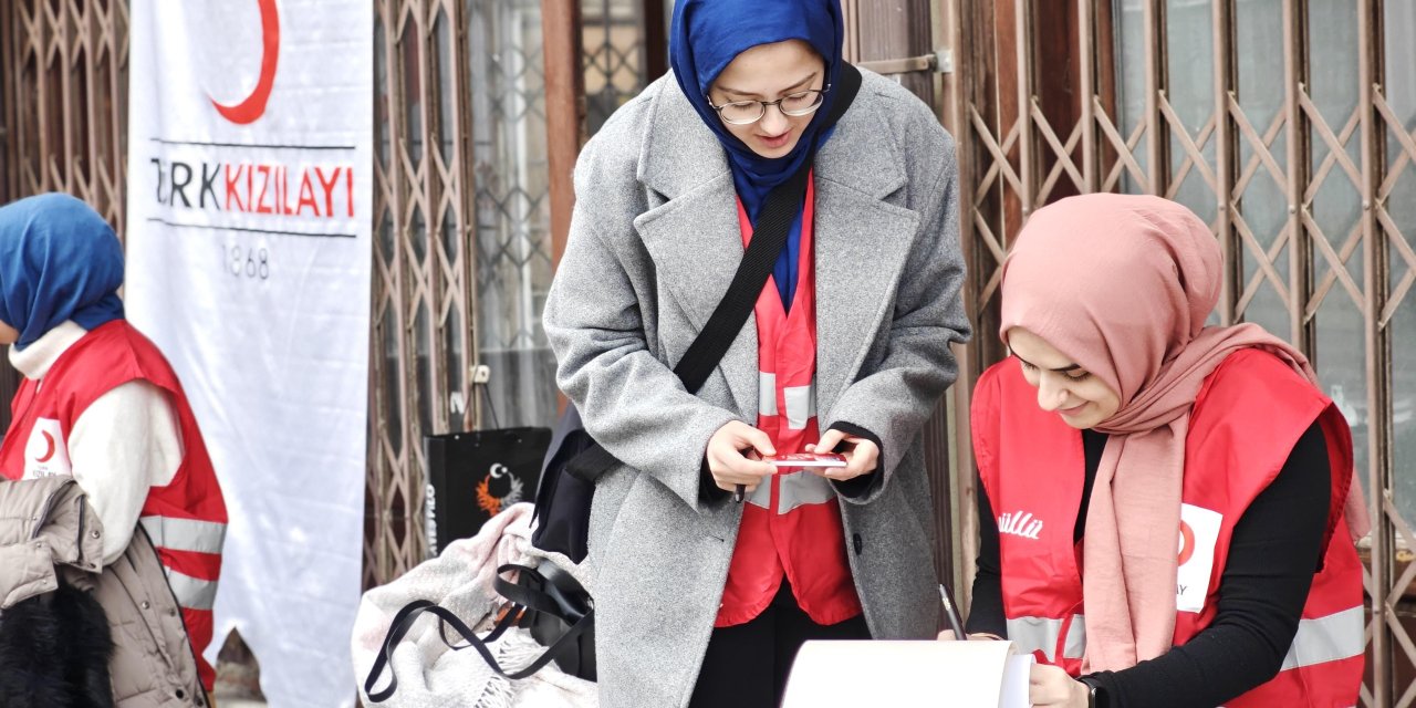 Kızılay Karatay, Ramazan’ın ilk günü 130 ailenin yardımına koştu