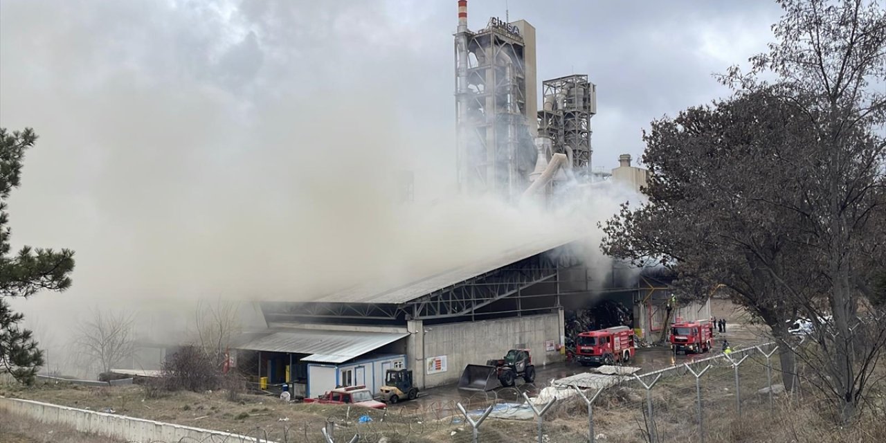 Çimento fabrikasında yangın