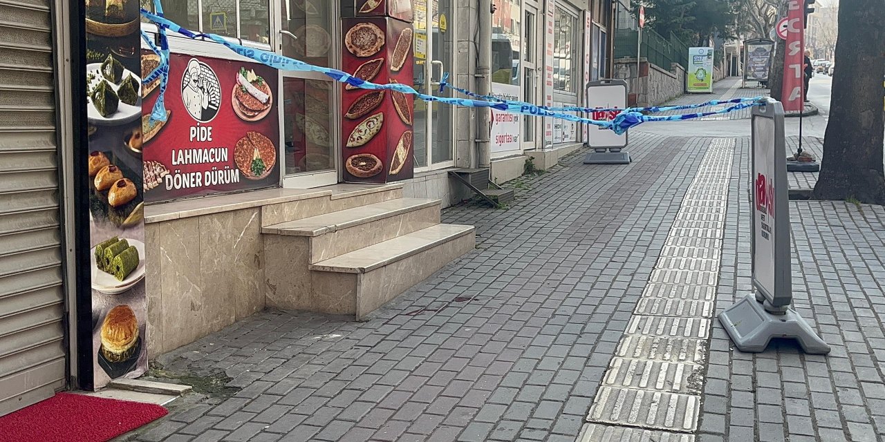 Kaldırımda yürüyen adam hayatını kaybetti