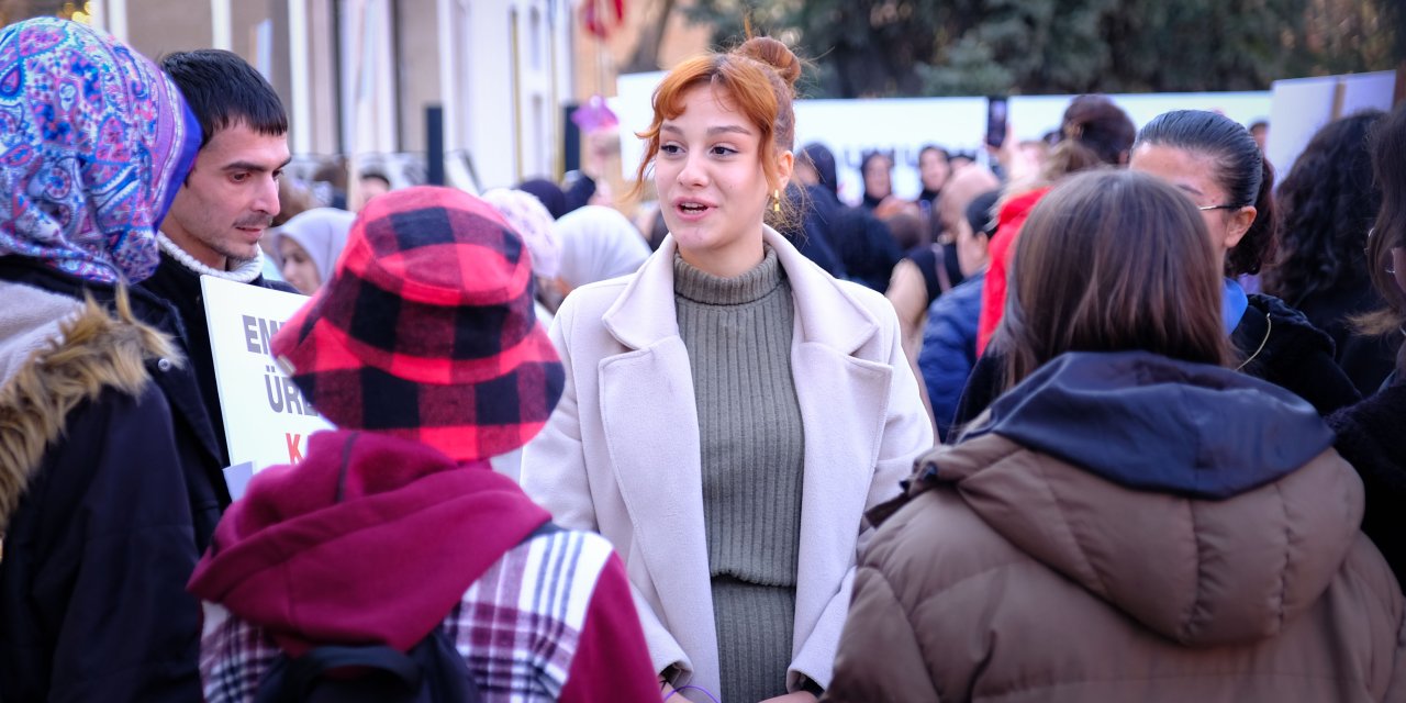 Konyalı genç kız, yendiği hastalığın pençesindekiler için ışık saçıyor