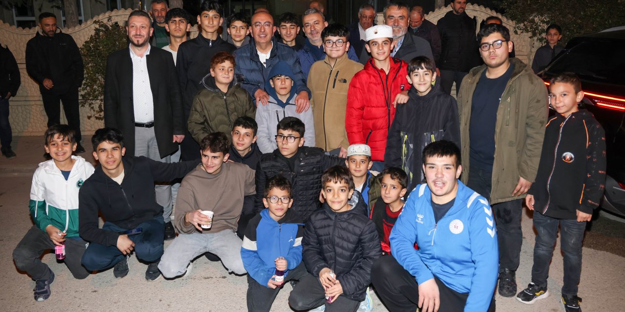 Konya’da teravih buluşması! Başkan Kavuş her gün bir mahallede