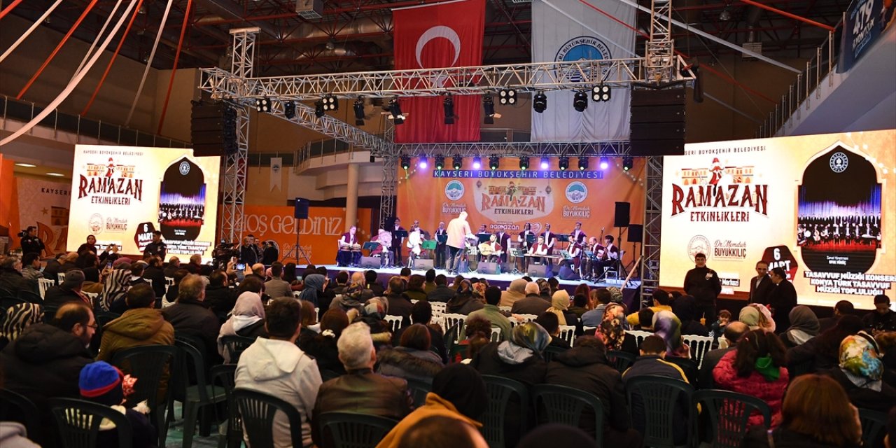 Konya Türk Tasavvuf Müziği Topluluğu Kayseri'de sahne aldı