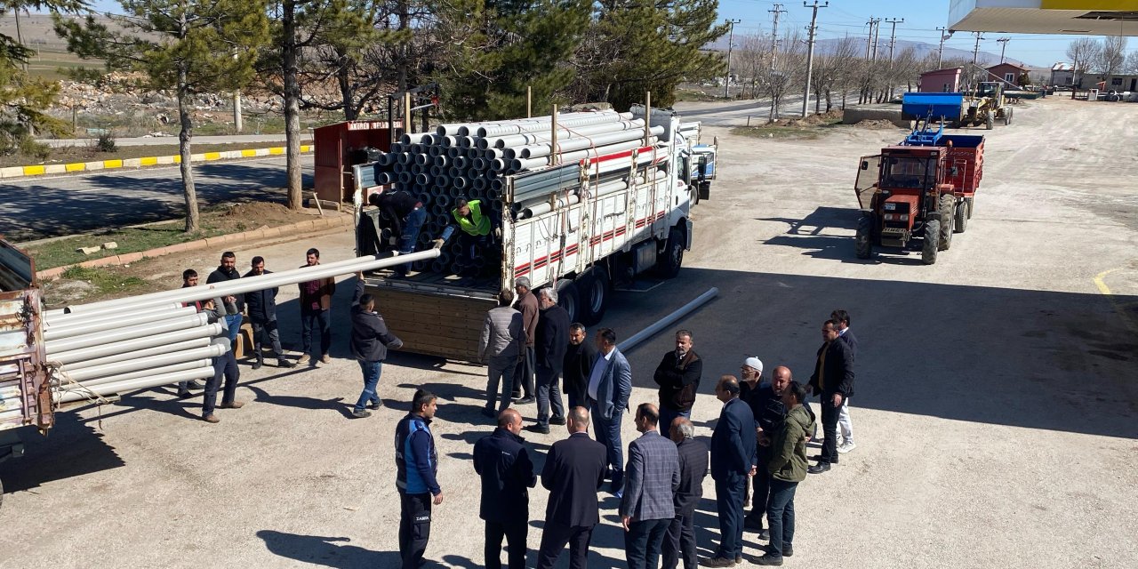 Konya’da belediyeden çiftçilere boru desteği