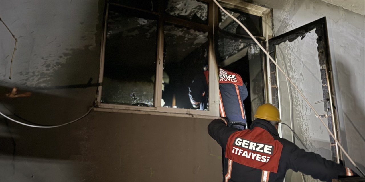 3 kişi alevlerin arasından yaralı olarak kurtarıldı