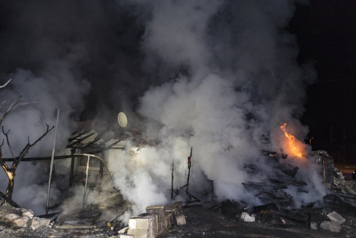 Yangında mahsur kalan 6 kişiyi 'Gece Kartalları' kurtardı