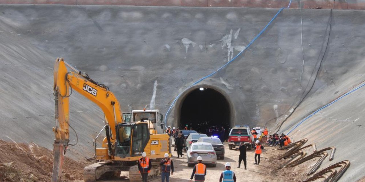 Hızlı tren şantiyesine kaya düştü: 1 ölü, 1 yaralı