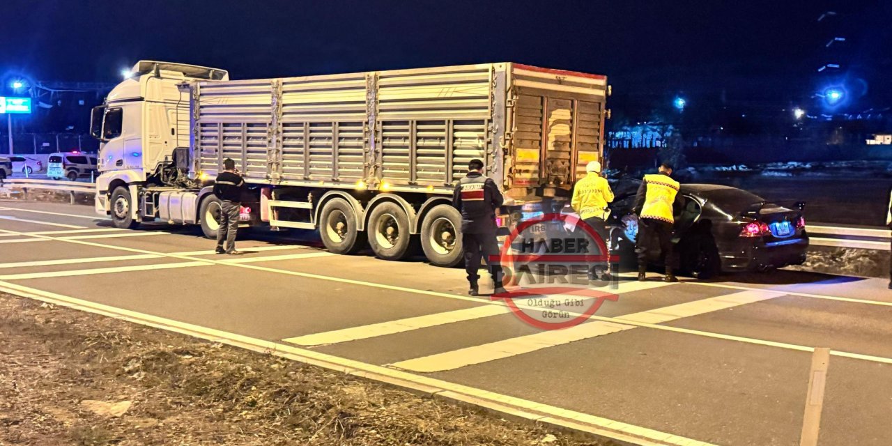 Konya’da hareketli gece! Polise çarptı, 90 kilometre kaçtı, kaza yaptı