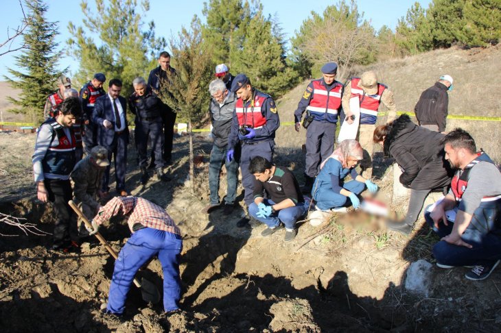 8 yıldır aranan Ahmet'in babası tarafından öldürülüp gömüldüğü iddiası