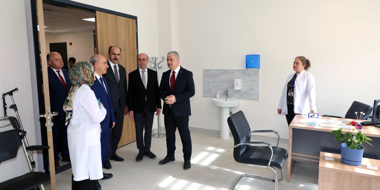 Konya’ya yönetenler sağlık tesislerini gezdi