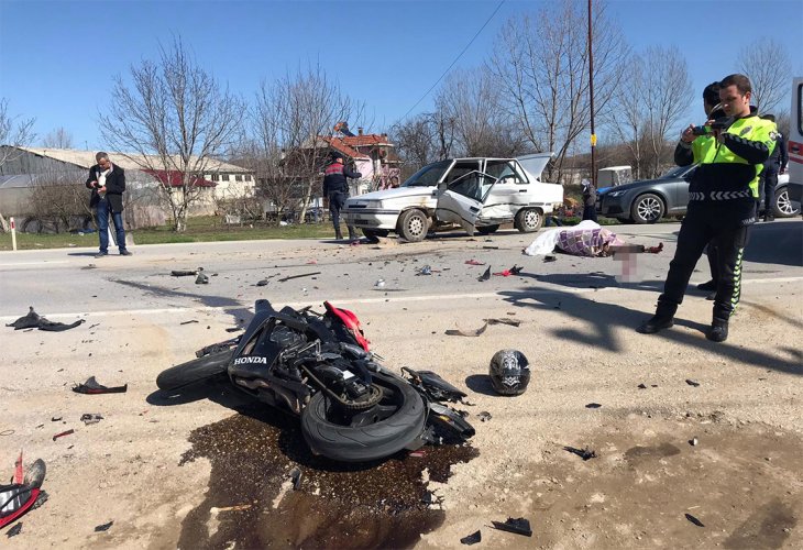 Motosiklet sürücüsü feci kazada öldü