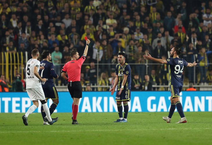 Fenerbahçe'de 4 futbolcu Konyaspor maçında yok