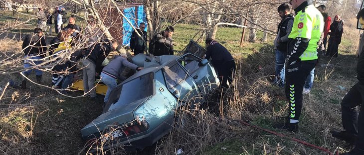Konya'daki kazada araçta sıkışan sürücüyü itfaiye kurtardı