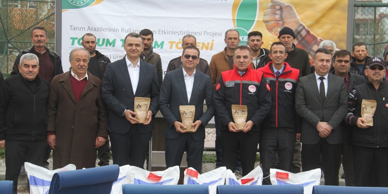 Konya’da çiftçilere sertifikalı nohut tohumu desteği