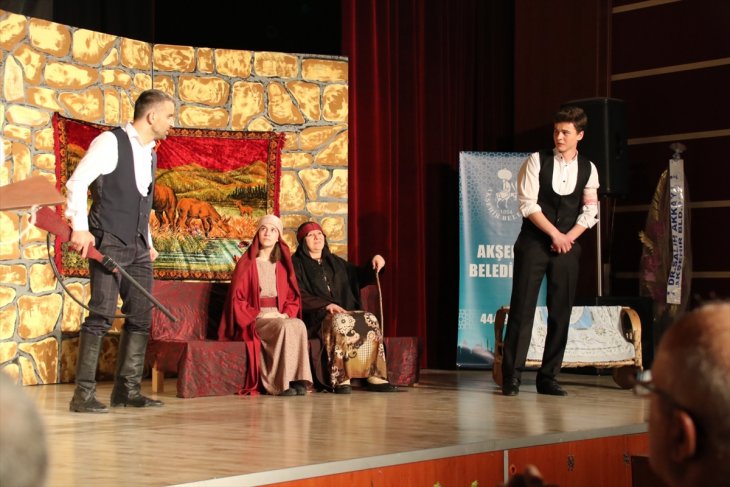 'Töre' oyunu Akşehir'de sahnelendi