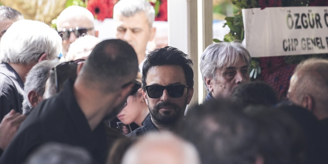 Tarkan’ın annesi son yolculuğuna uğurlandı