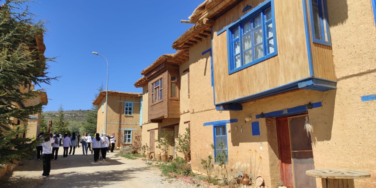 Konya’da ünlülerin köyünde Turizm Haftası etkinliği