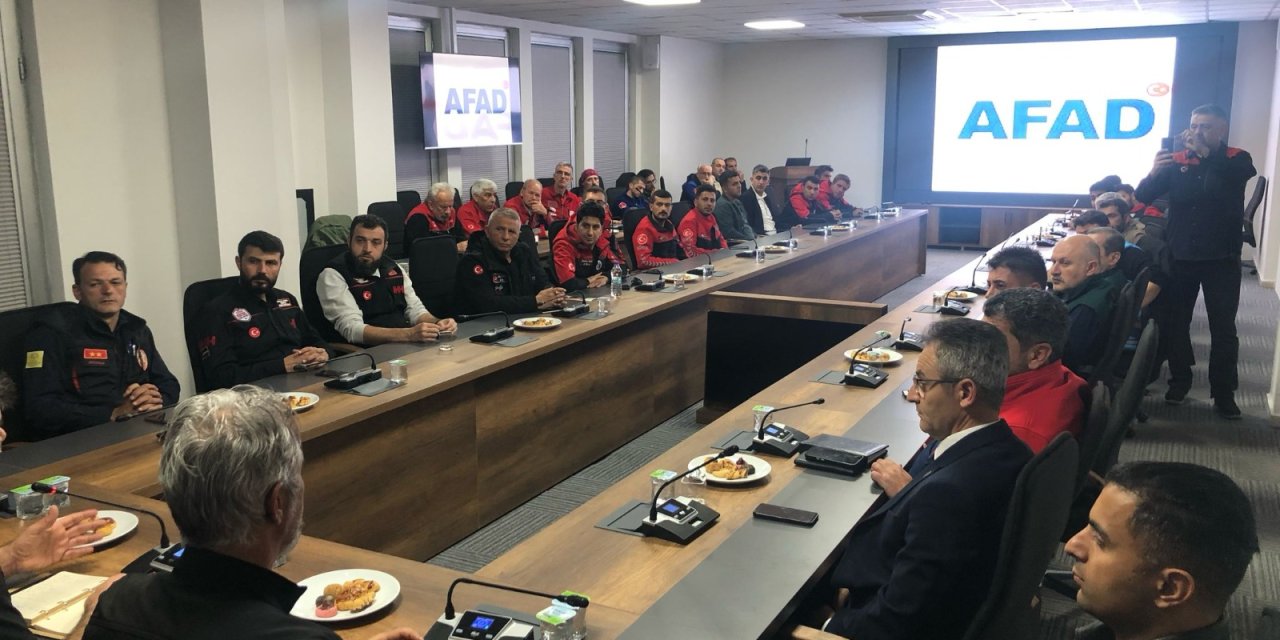 Konya’daki enkaz çalışmalarına katılan ekiplere teşekkür