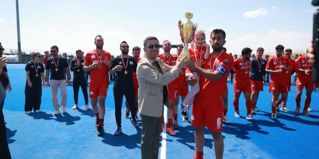 Avrupa şampiyonu takım kupasını Konya’da aldı