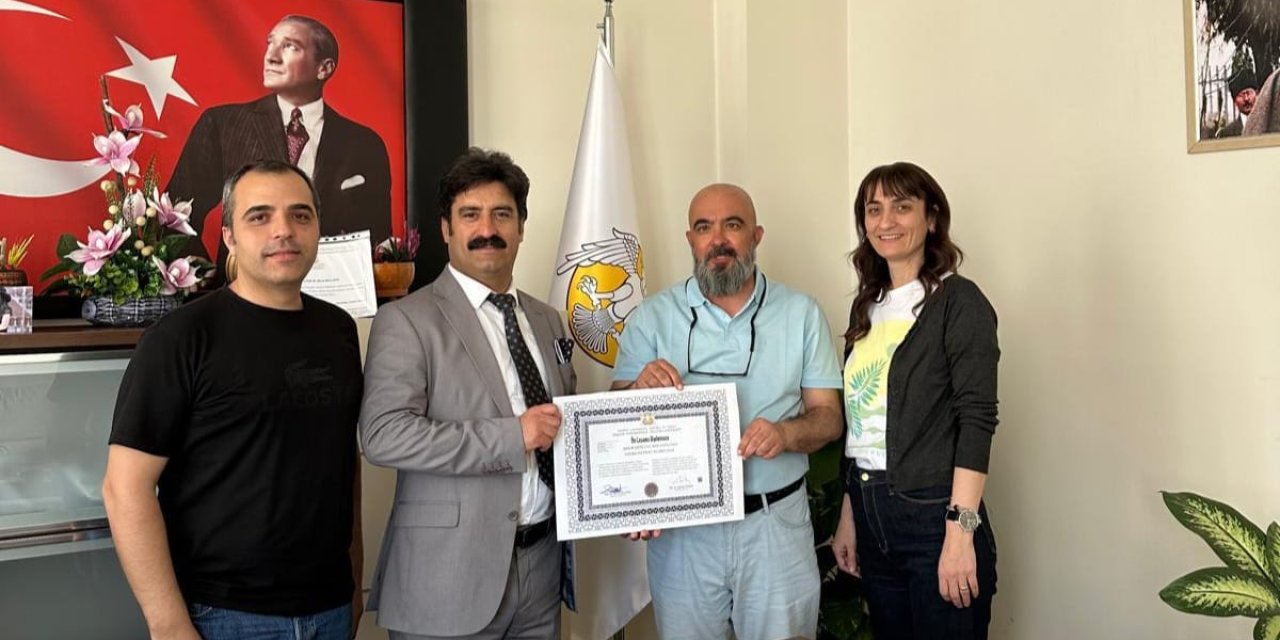 Karapınar’ın Sürekli Basın Kartlı Gazetecisi Mithat Korkusuz diplomasını aldı