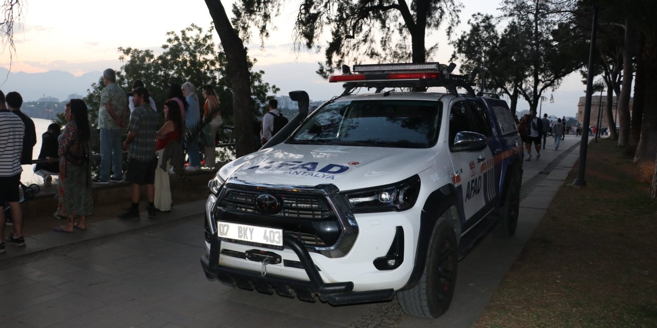 Manzarayı seyrederken düşerek can verdi