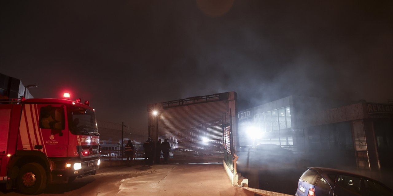 Oto galericiler sitesinde yangın çıktı: 7 araç hasar gördü