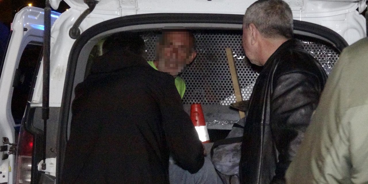 Ev hapsindeki koca oturdukları evi ateşe verdi