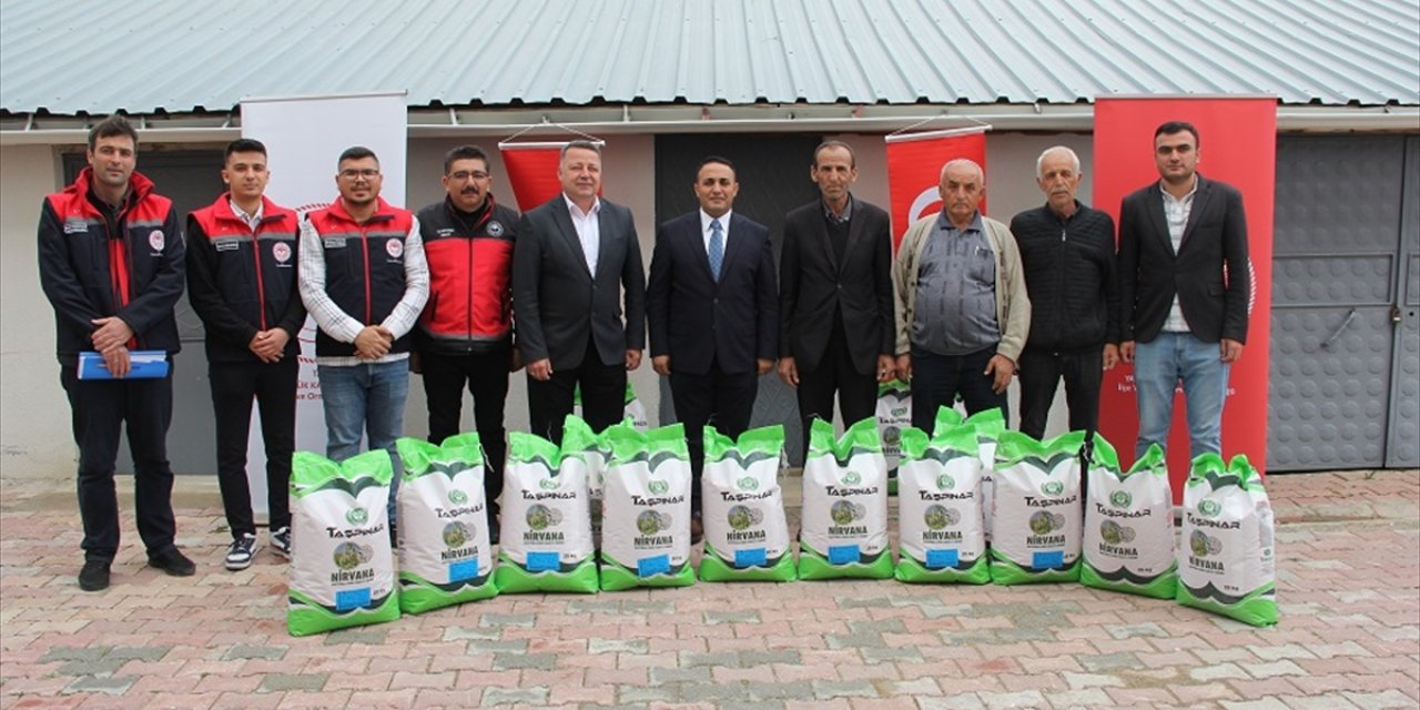 Konya'da çiftçilere yağlık kuru fasulye tohumu dağıtıldı