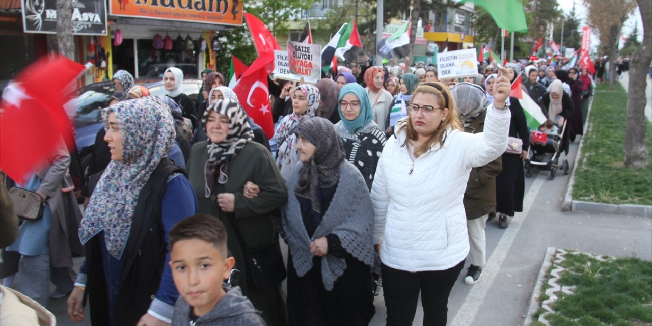 Beyşehirliler Gazze’ye destek için yürüdü