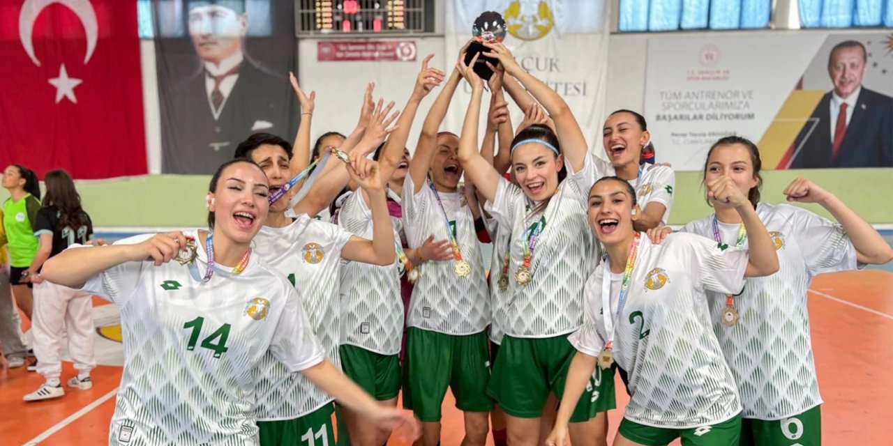 Konya Selçuk Üniversitesi’nin Sultanları’ndan gururlandıran şampiyonluk