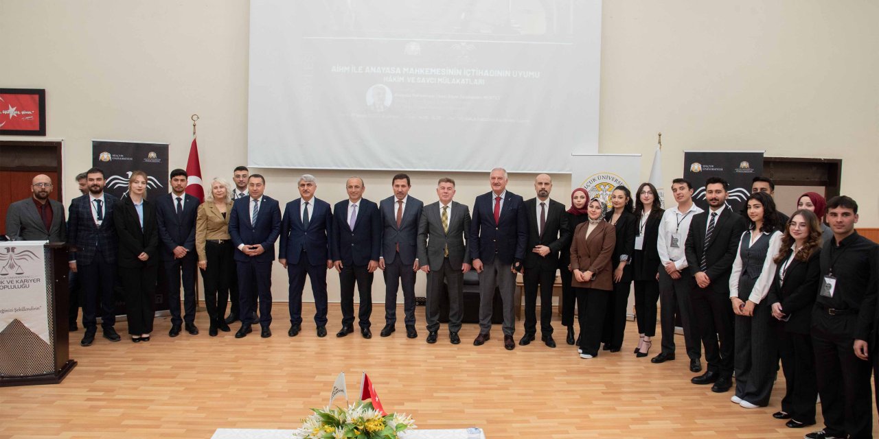 AYM üyesi Menteş Konya'da geleceğin hukukçularıyla buluştu