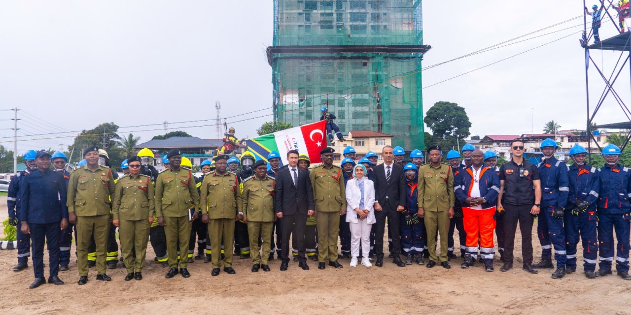 Konya İtfaiyesi Tanzanyalı meslektaşlarına eğitim verdi