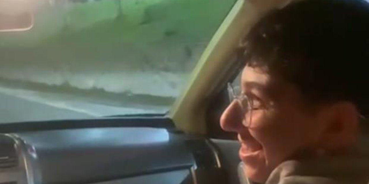 "Dayı" diye hitap ettiği sürücü okulunun rektörü çıktı! O anlar kamerada