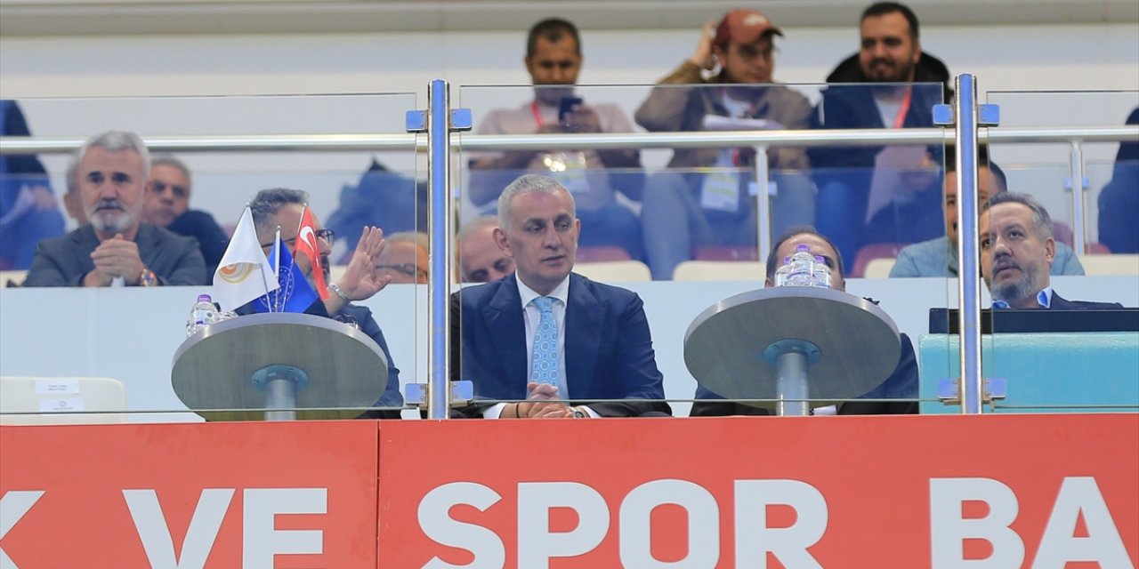 TFF Başkanı Hacıosmanoğlu Antalyaspor – Konyaspor maçını izledi