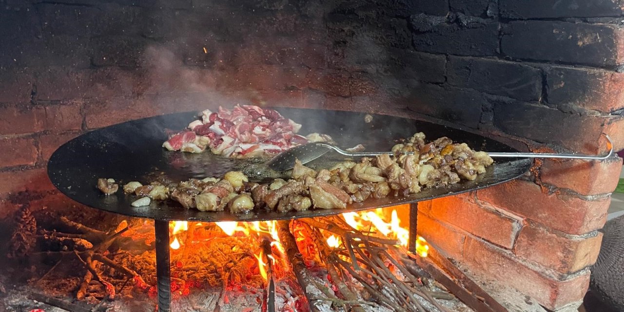400 yıllık lezzet sırrı! Dualı etler sadece cuma günü pişiyor