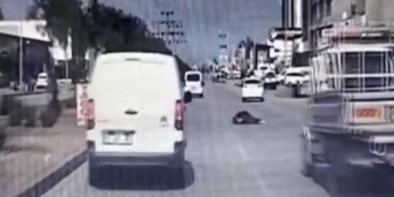 Yolun karşısına geçen kadına çarpıp kaçtı