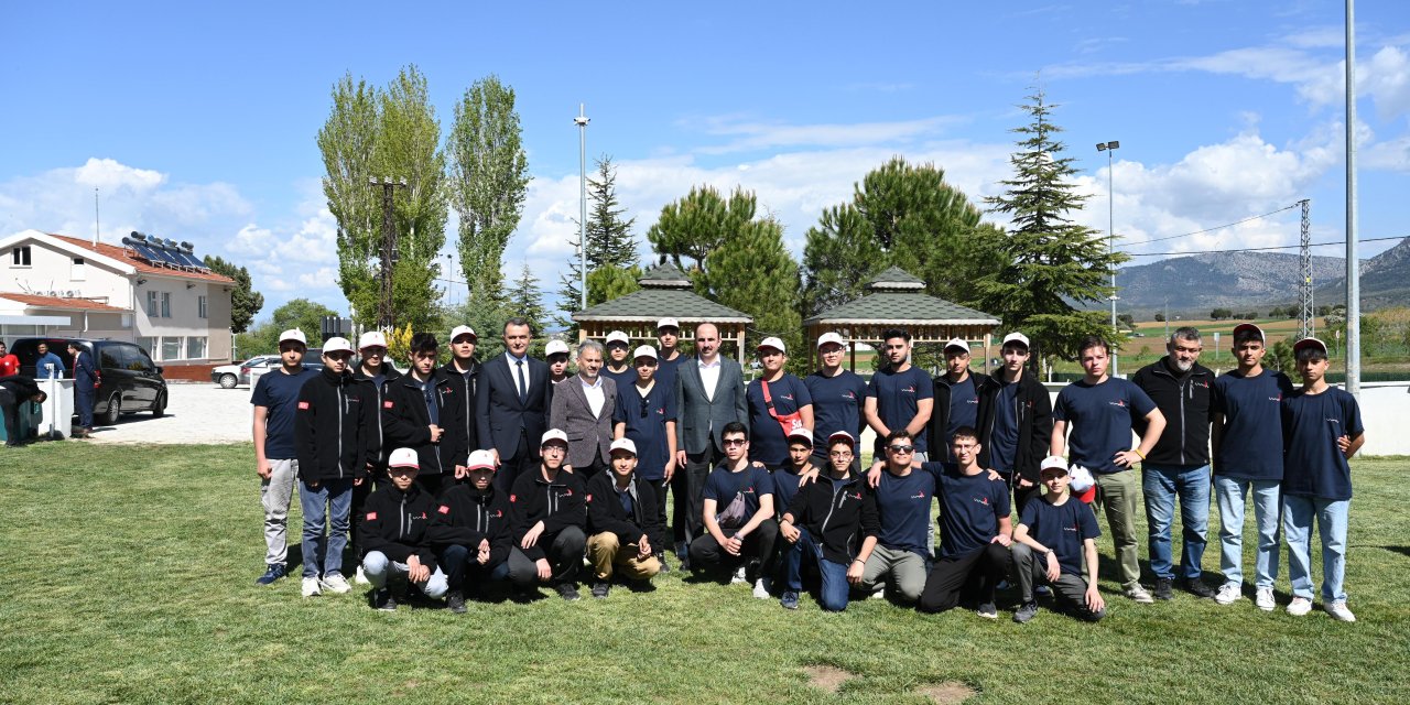 Başkan Altay'dan gençlere ziyaret