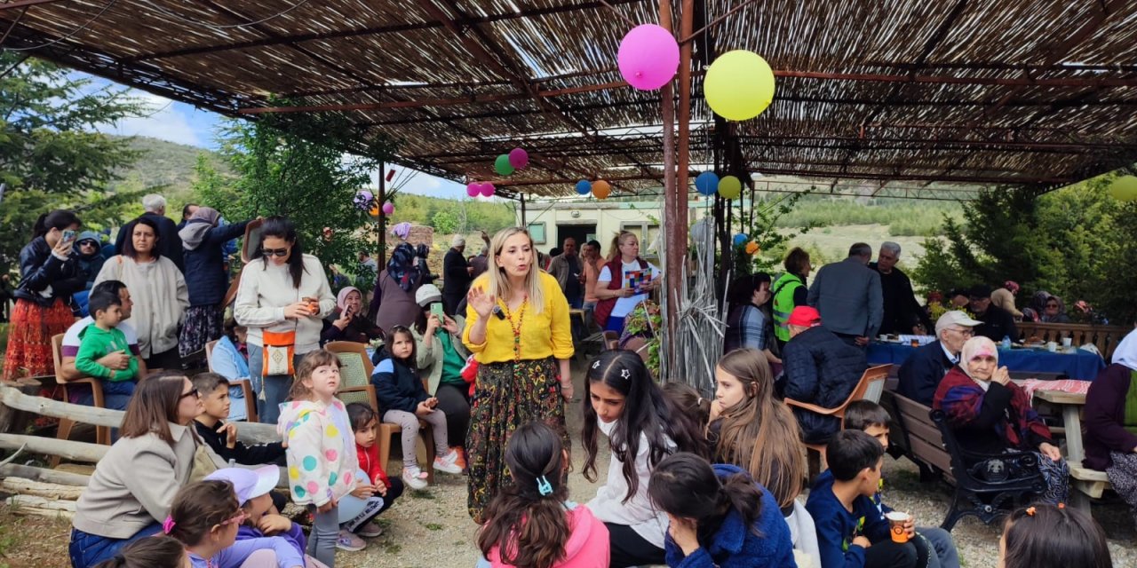Konya’nın sanatçı köyünde ateşler yakıldı, dilekler asıldı