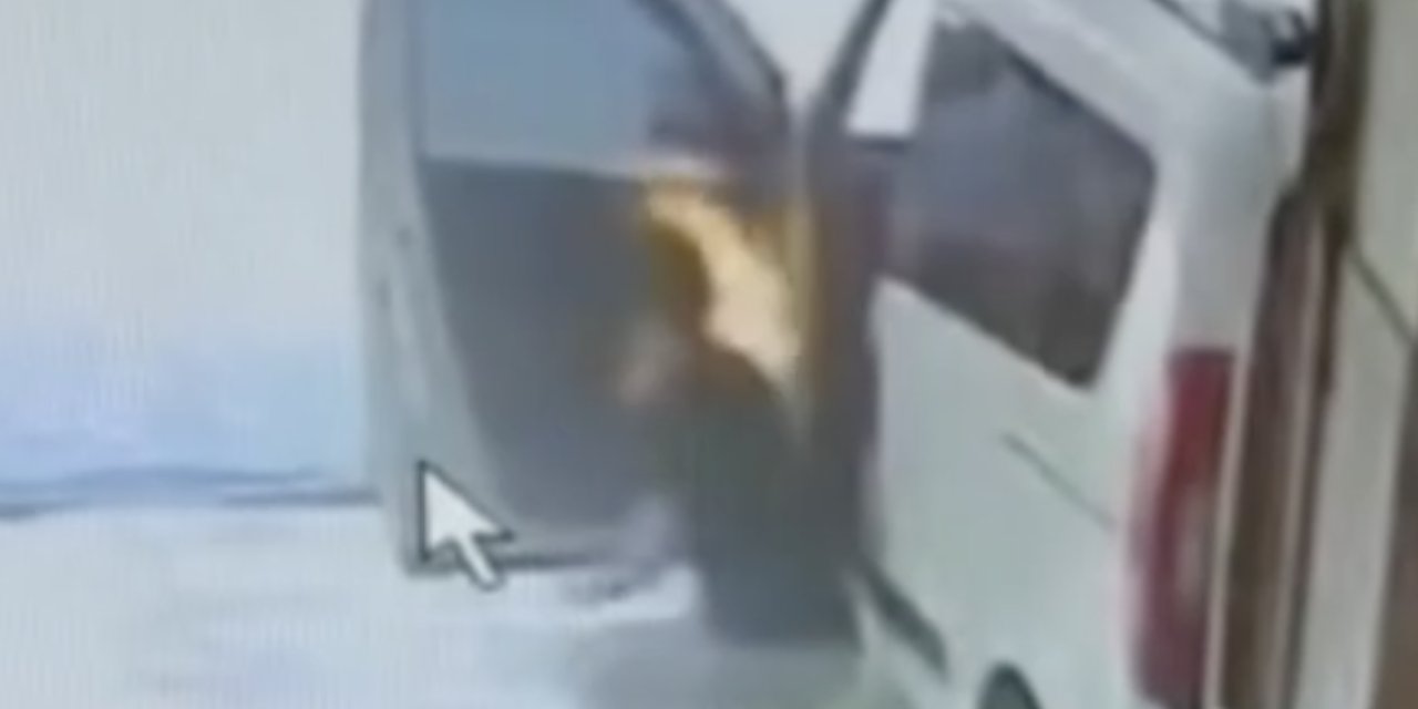 Oto yıkama çalışanı aracı yanmaktan kurtardı