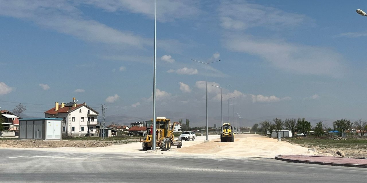 Konya trafiğini rahatlatacak yeni yolda yoğun çalışma