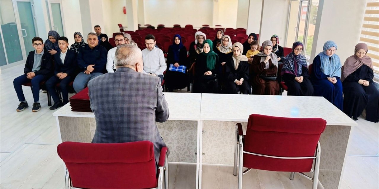 Konya’da 8 hafız belgelerini törenle aldı